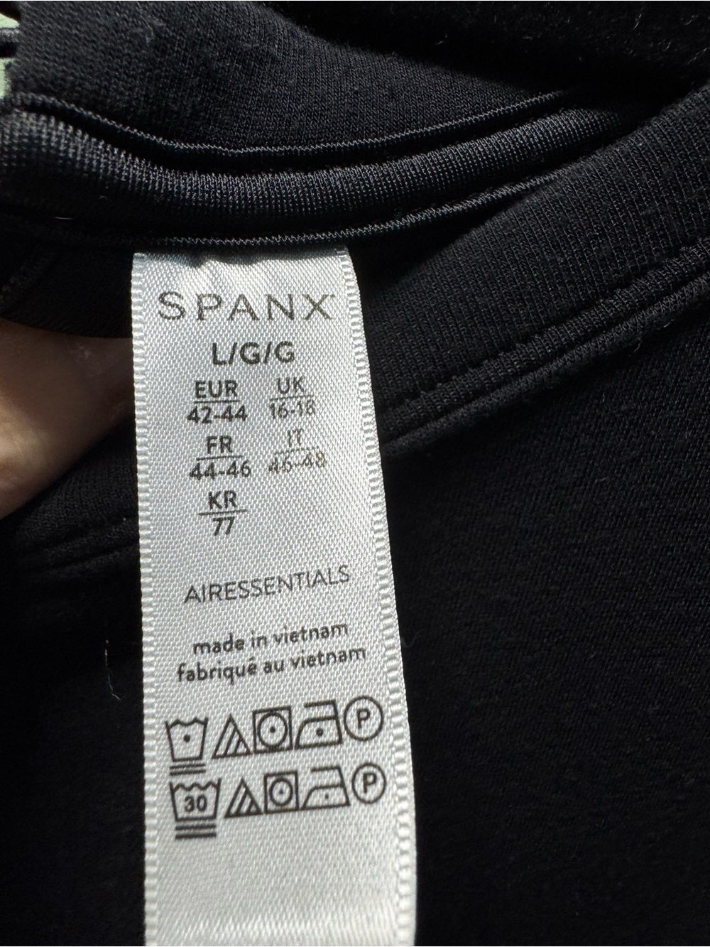 SPANX AirEssentials Black Short Sleeve Jumpsuit Cropped Leg Pockets Size Large - Picture 4 of 4